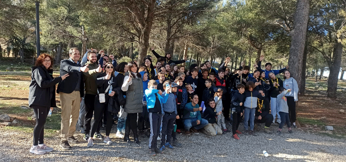 CC La Loma participa en la limpieza del cerro de Santa Catalina